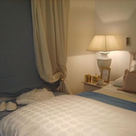 Amethyst Suites Springs  Buitenkant foto