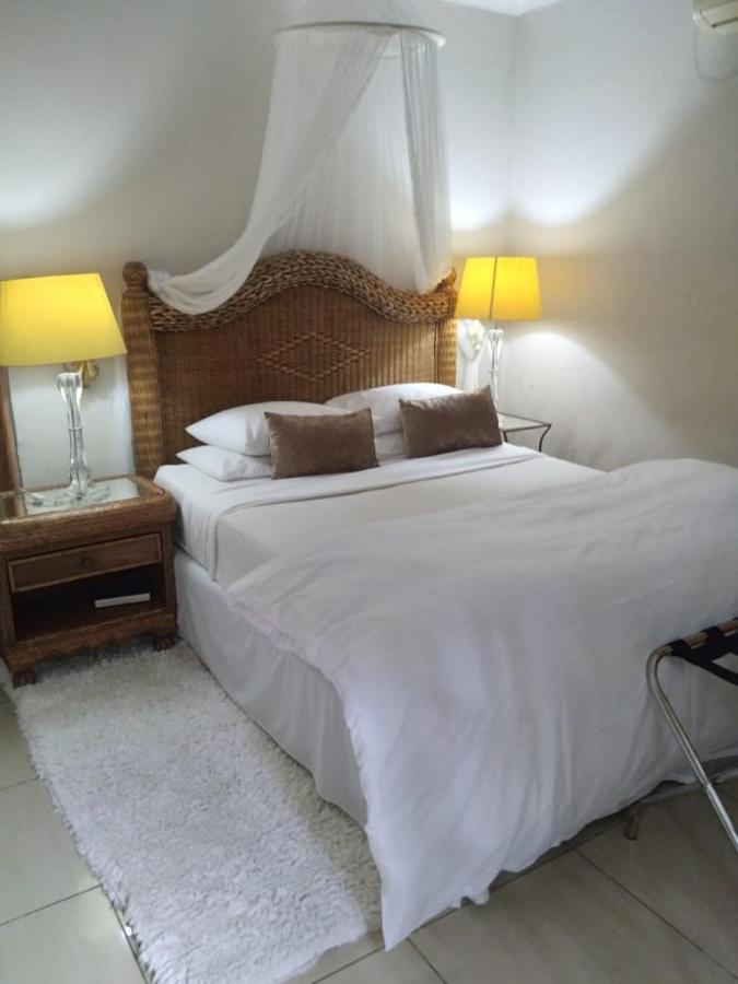 Amethyst Suites Springs  Buitenkant foto