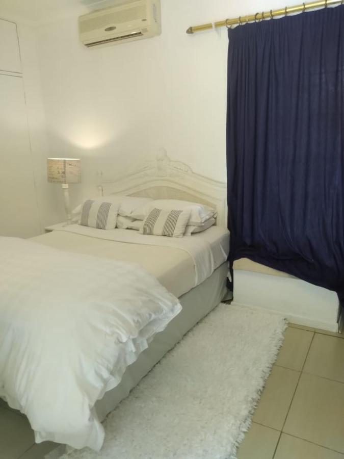 Amethyst Suites Springs  Buitenkant foto