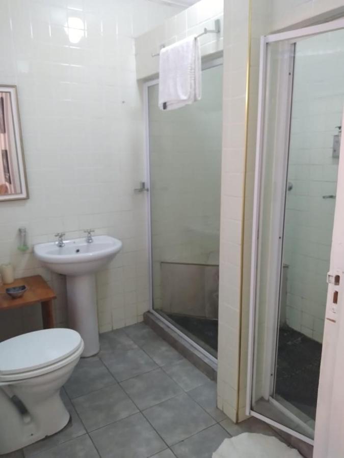 Amethyst Suites Springs  Buitenkant foto