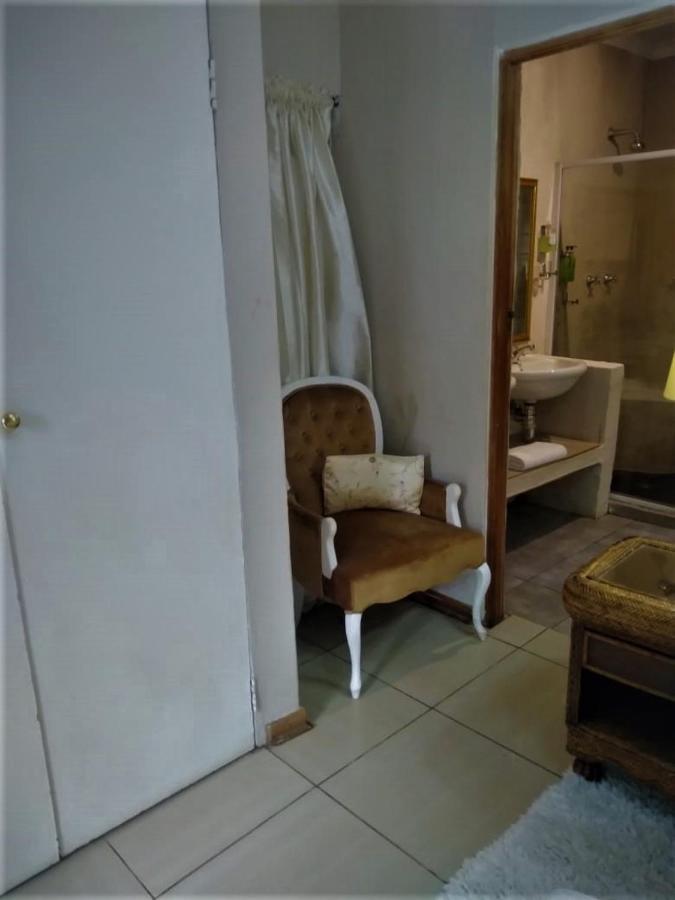 Amethyst Suites Springs  Buitenkant foto